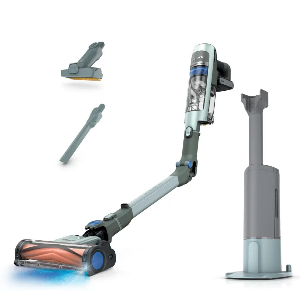 Shark IA3243 Cordless Stick Vacuum — Product photo