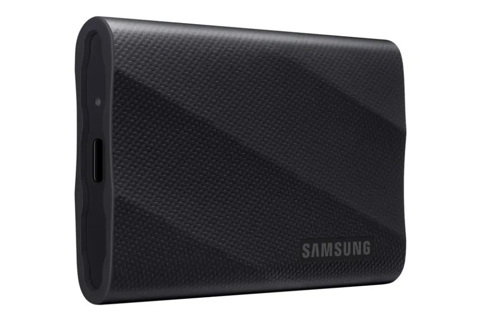 Samsung T9 1 TB portable SSD — Product photo